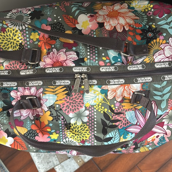 Vintage LeSportsac Duffle Bag - Picture 6 of 17